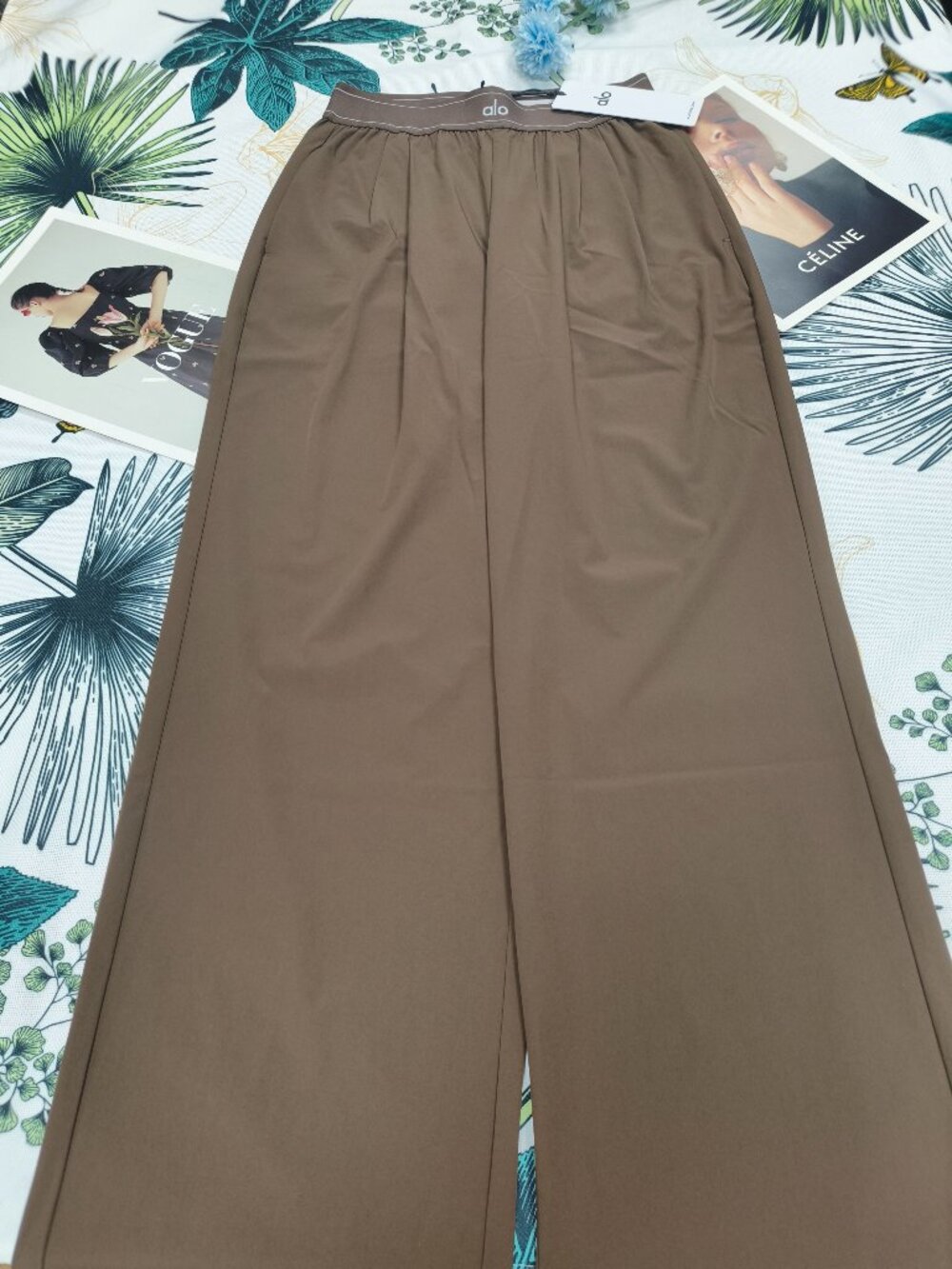 ALO Yoga Straight Leg Espresso Pants💌Modern Timeless Closet Favorite Regular✨ - Picture 2 of 8
